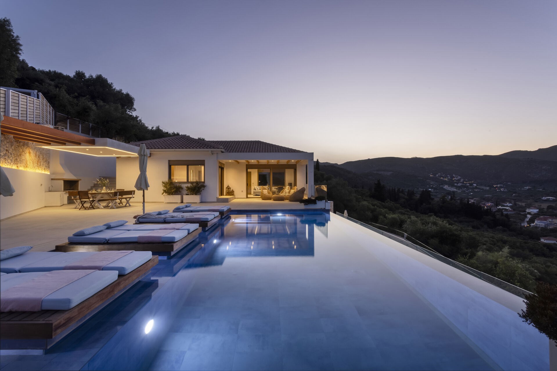 Luxury villa in Zakynthos with infinity pool and sea views