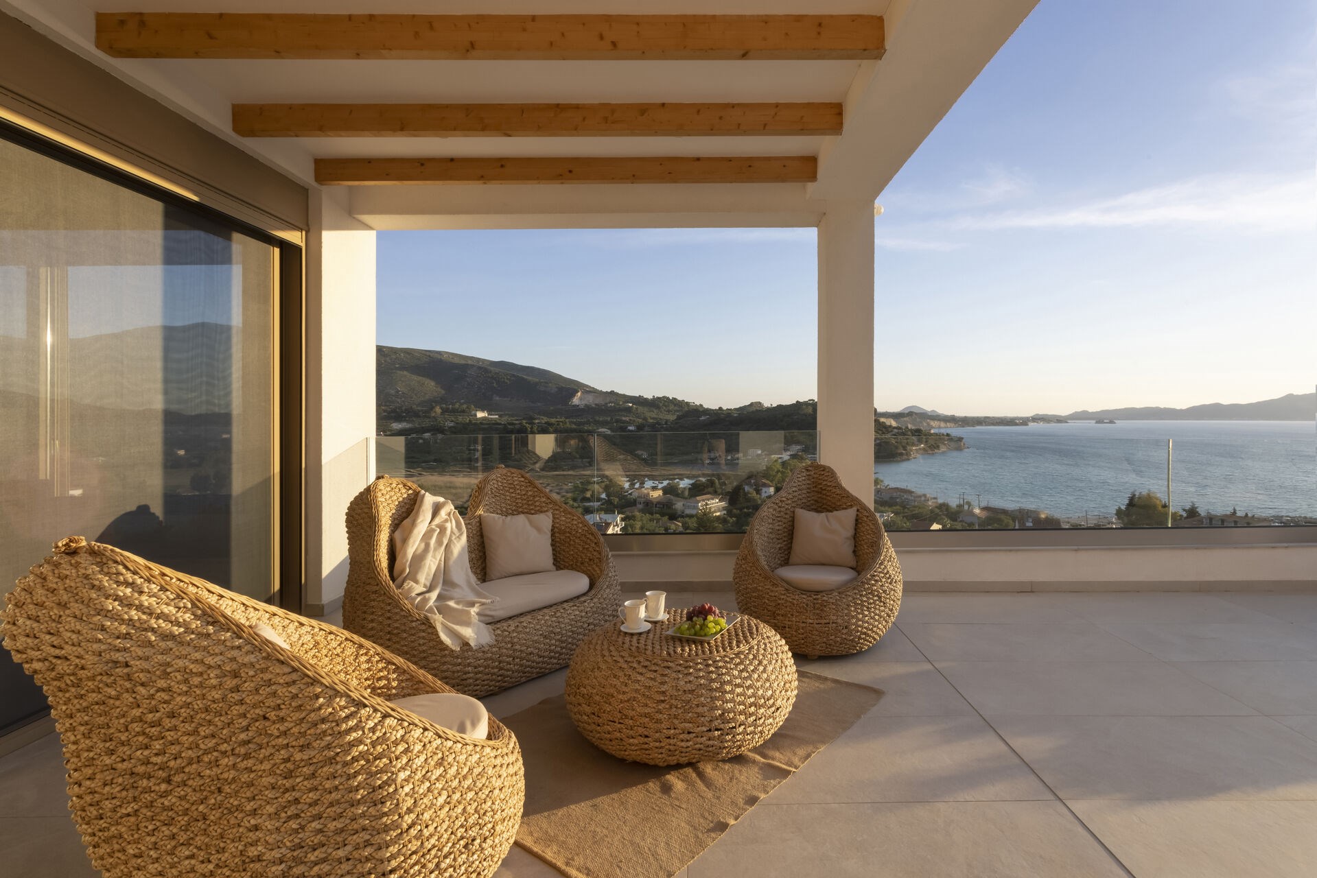 Sitting area pool